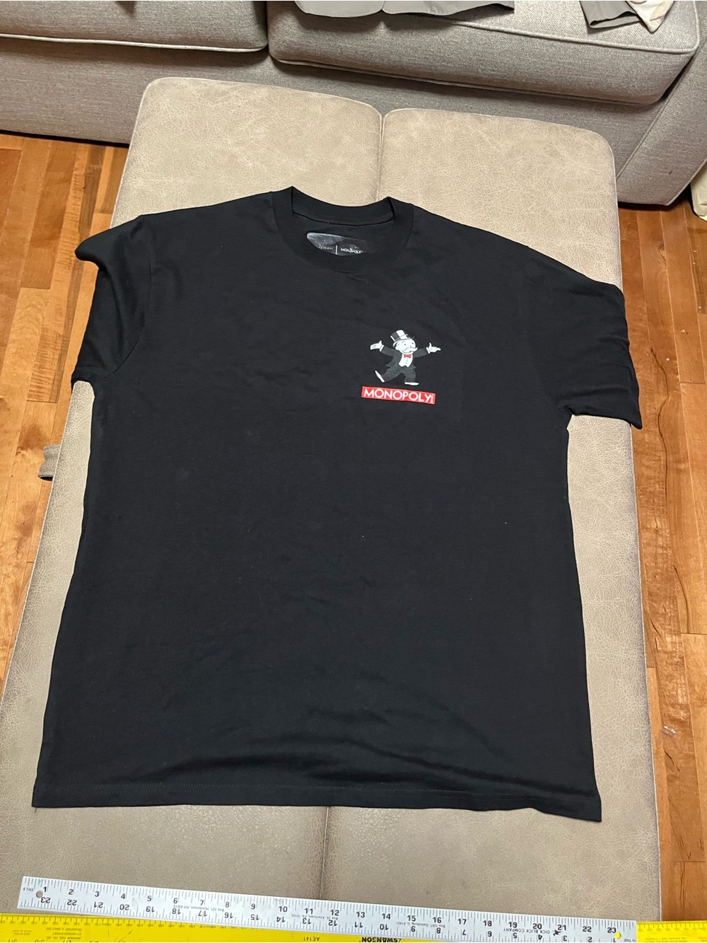 Monopoly men’s Black Graphic Men’s T-Shirt new with out tags
